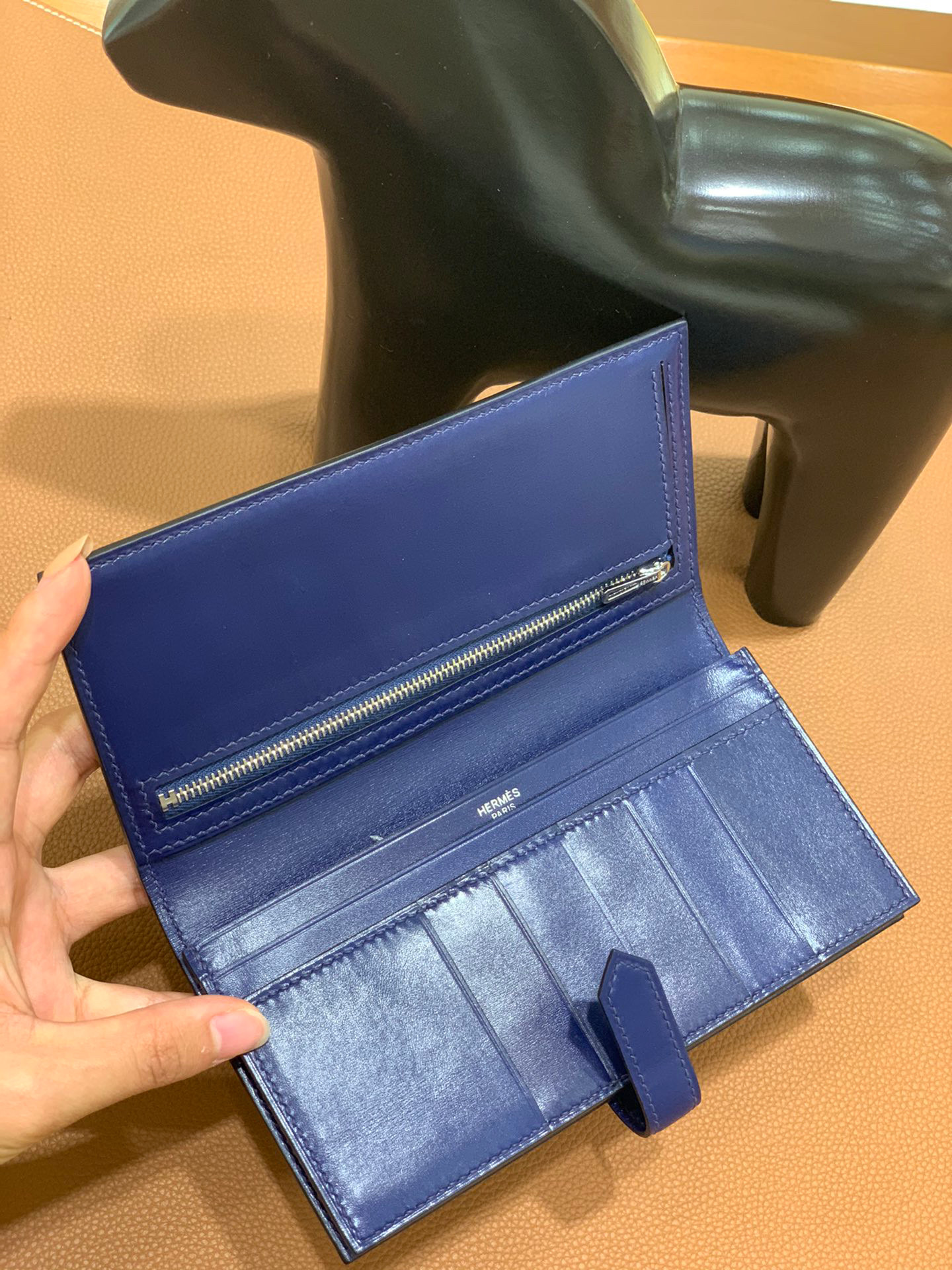 爱马仕 Hermes Bearn 西装夹 钱包 BOX皮  宝石蓝 银扣