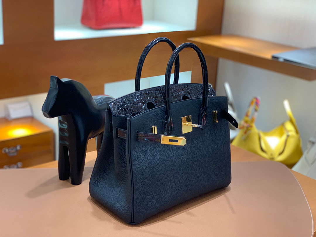 Hermès（爱马仕） 铂金包 Birkin Touch 30CM  全手工 黑色 亮面鳄鱼 金扣