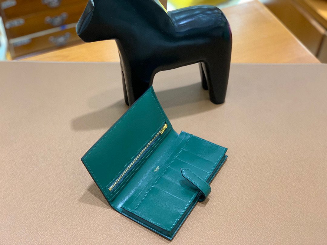 爱马仕 Hermes Bearn 西装夹 钱包 Box皮  英国绿 金扣