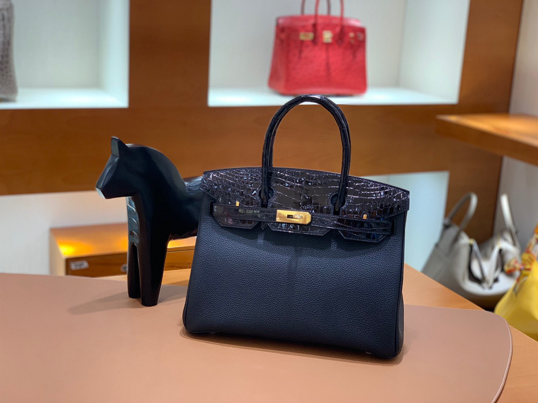 Hermès（爱马仕） 铂金包 Birkin Touch 30CM  全手工 黑色 亮面鳄鱼 金扣