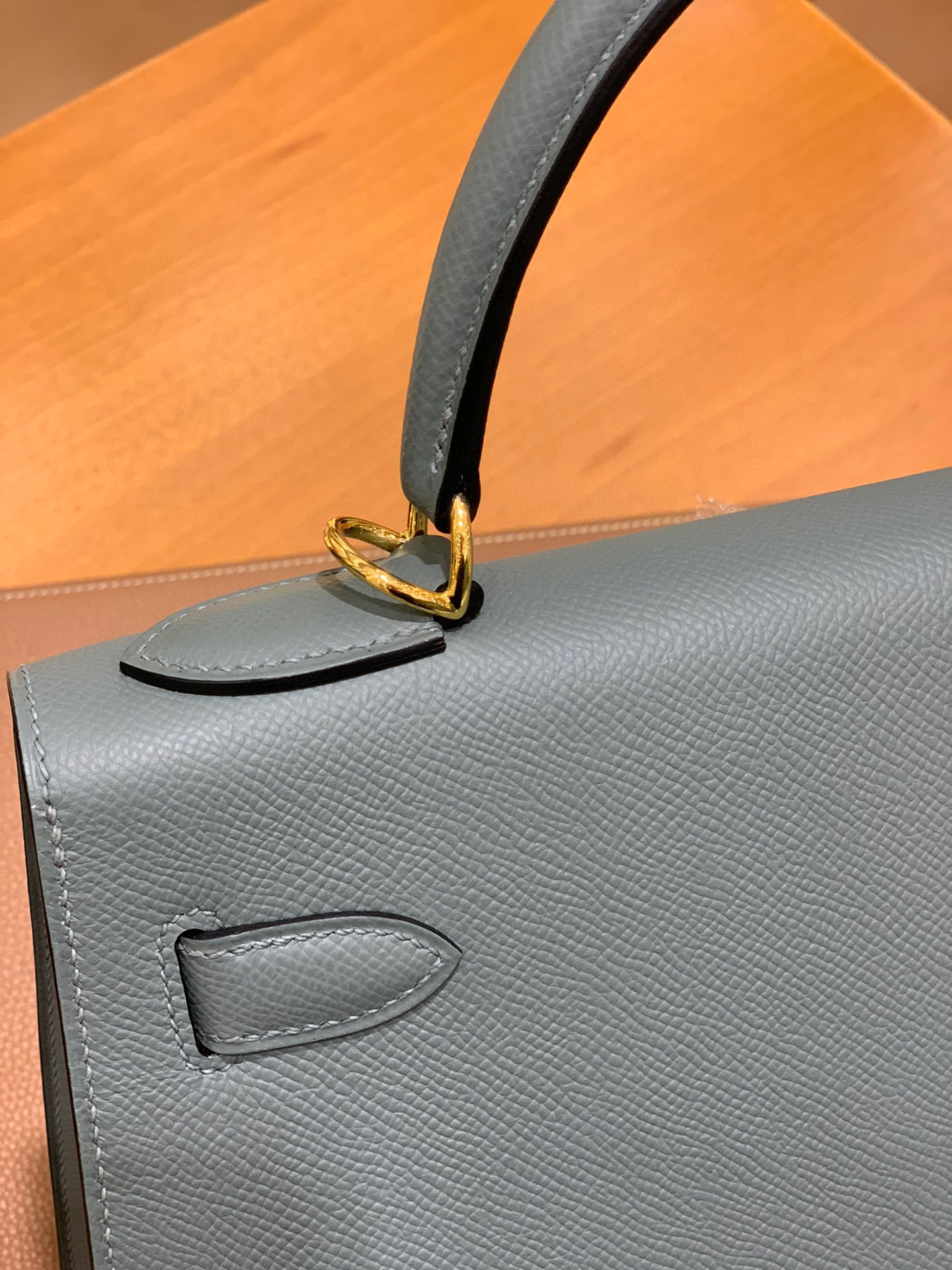 Hermes 爱马仕 Kelly 凯莉包 28CM Epsom皮  杏仁绿 金扣 全手工