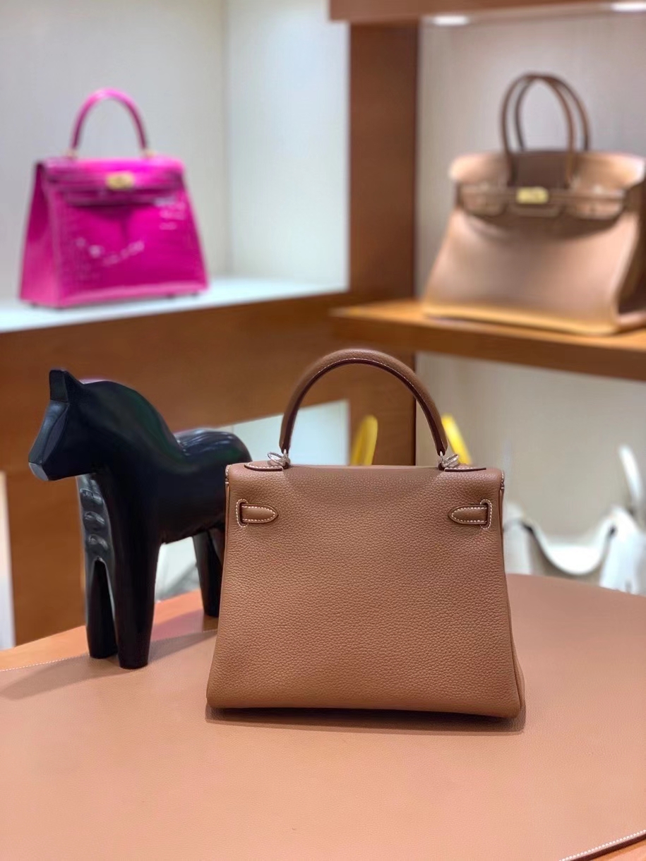 Hermès（爱马仕）Kelly 凯莉包 togo 金棕色 银扣 25cm 现货
