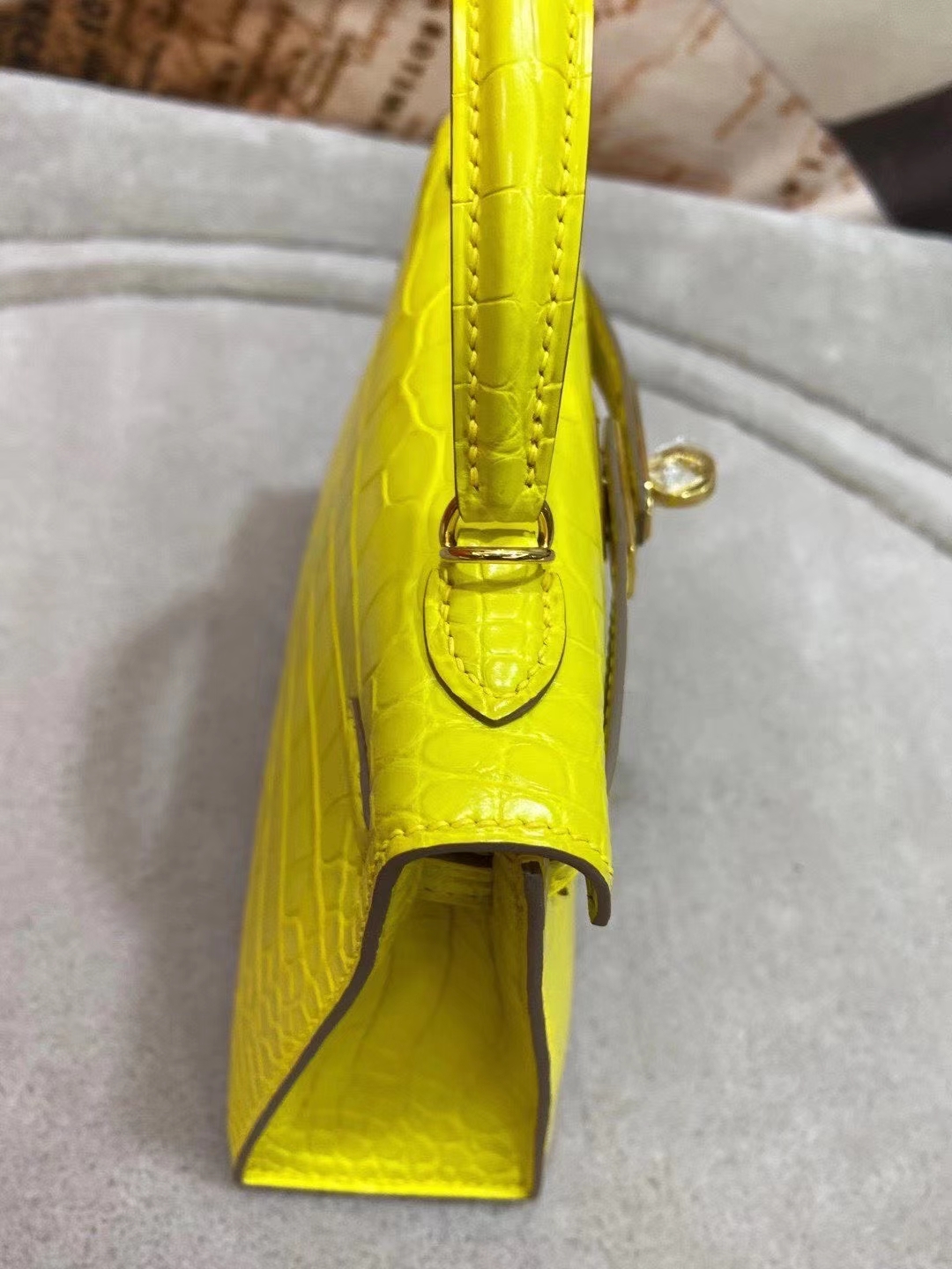 Hermès（爱马仕）美洲鳄 金盏花黄 minikelly 19cm 金扣 雾面 现货