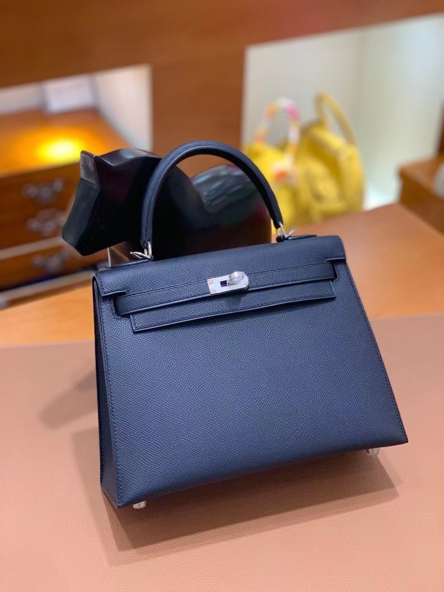 Hermès（爱马仕）Kelly 凯莉包 Epsom 黑色 银扣 25cm