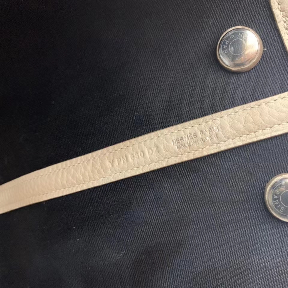 Hermès（爱马仕）Garden Party 花园包 TC拼帆布 奶昔白拼黑色 30cm 银扣