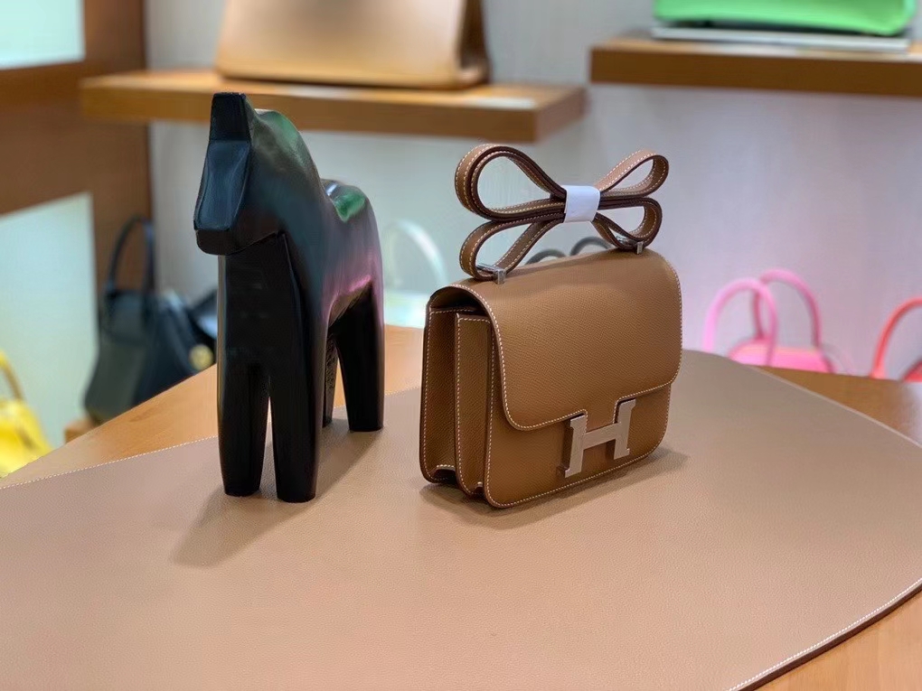 Hermès（爱马仕）Constance 空姐包 epsom 金棕色 银扣 19cm 现货