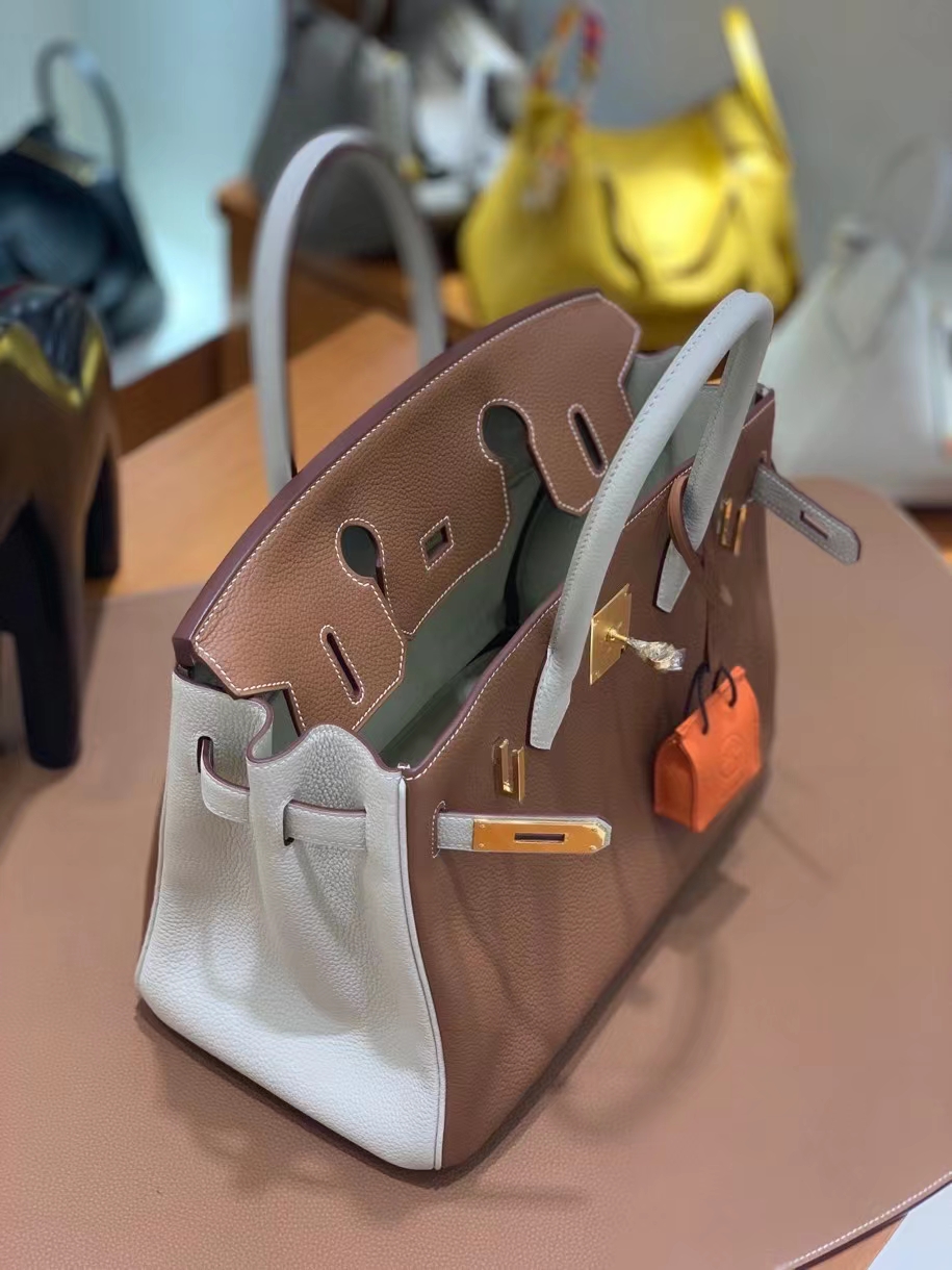 Hermès（爱马仕）Togo 金棕色 拼 奶昔白 BK 30 金扣