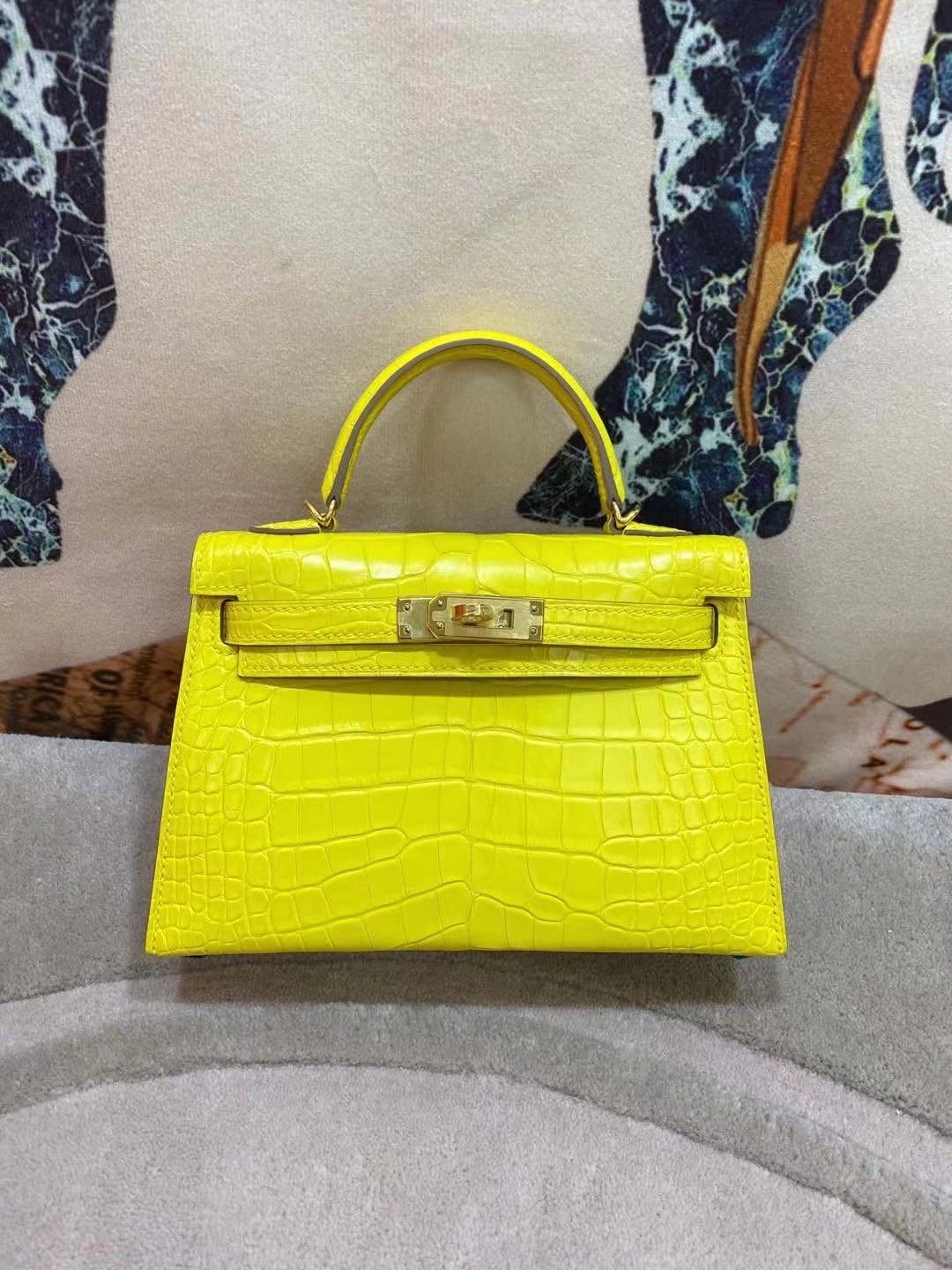Hermès（爱马仕）美洲鳄 金盏花黄 minikelly 19cm 金扣 雾面 现货