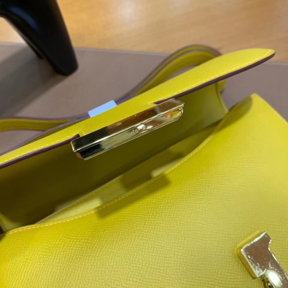 Hermès（爱马仕）Constance 空姐包 epsom 琥珀黄 金扣 24cm 现货