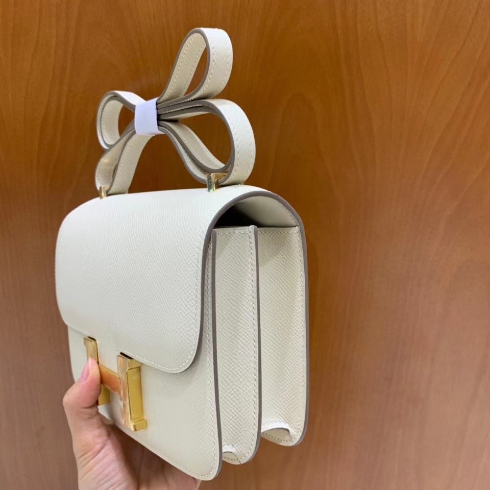 Hermès（爱马仕）Constance 空姐包 epsom 奶昔白 19cm 金扣 现货