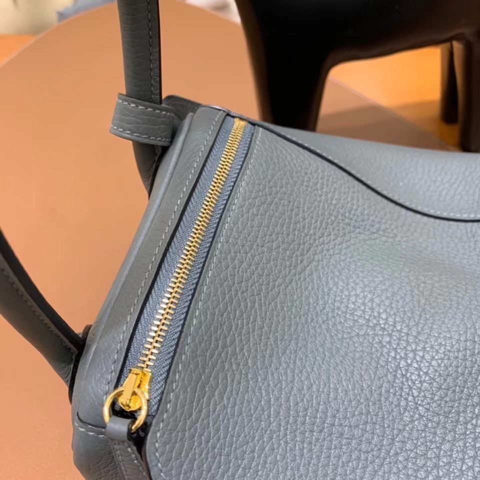 Hermès（爱马仕）TC 杏仁绿 Lindy 26 金扣