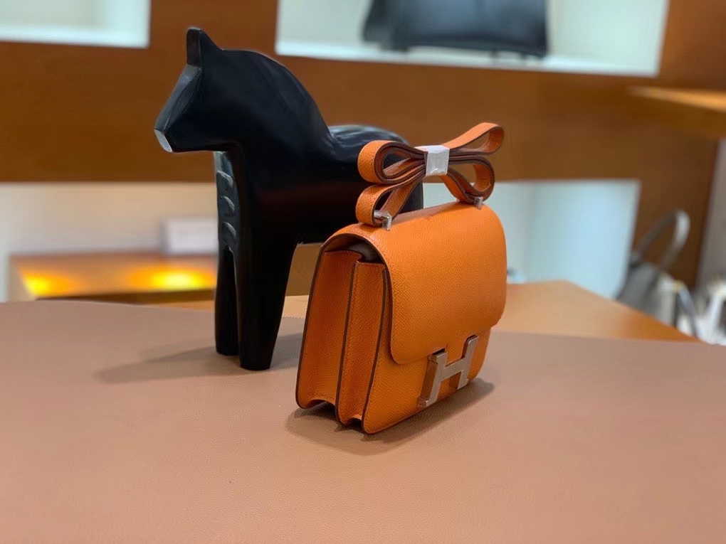 Hermès（爱马仕）Constance 空姐包 epsom 橙色 19cm 银扣 现货