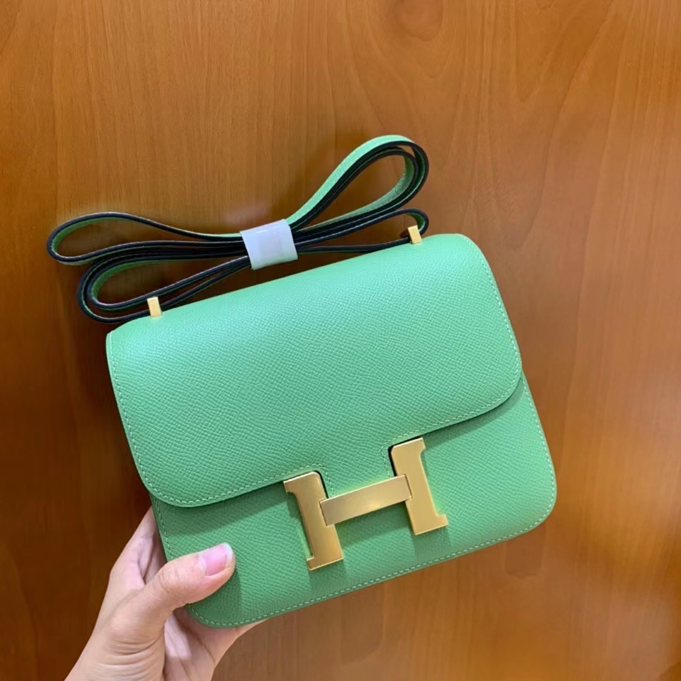 Hermès（爱马仕）Constance 空姐包 epsom 牛油果绿 金扣 19cm 现货
