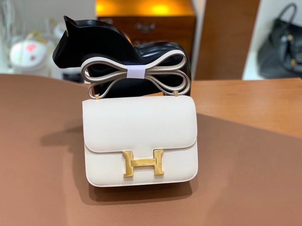 Hermès（爱马仕）Constance 空姐包 epsom 奶昔白 19cm 金扣 现货