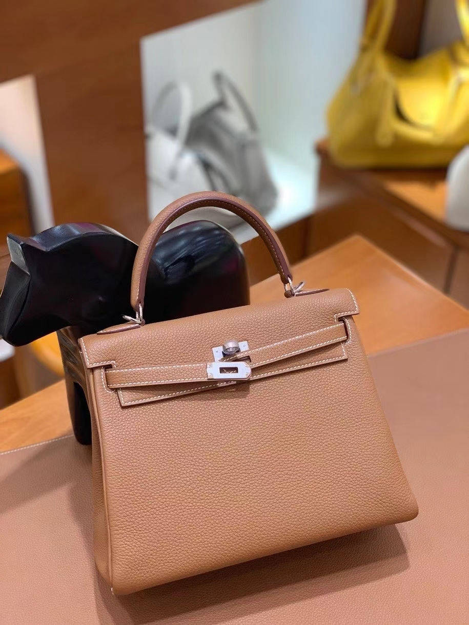Hermès（爱马仕）Kelly 凯莉包 togo 金棕色 银扣 25cm 现货