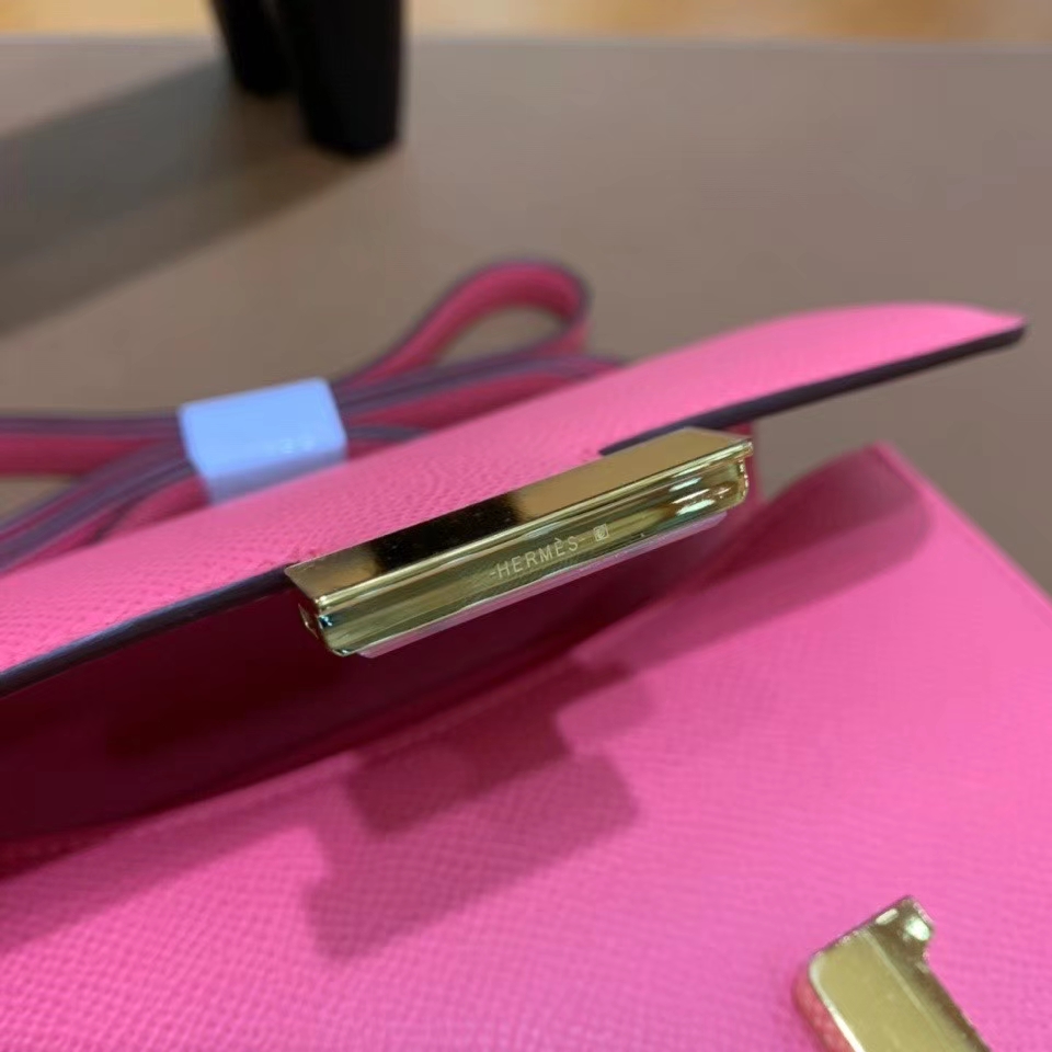 Hermès（爱马仕）Constance 空姐包 epsom 唇膏粉 金扣 19cm 现货
