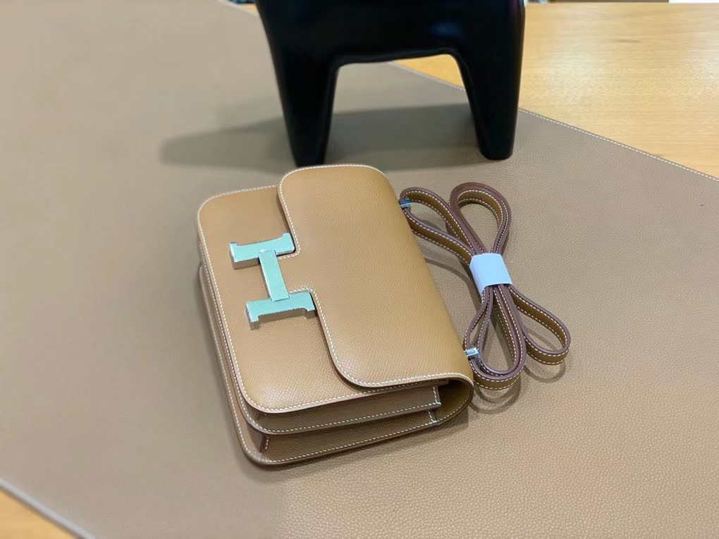 Hermès（爱马仕）Constance 空姐包 epsom 金棕色 银扣 19cm 现货