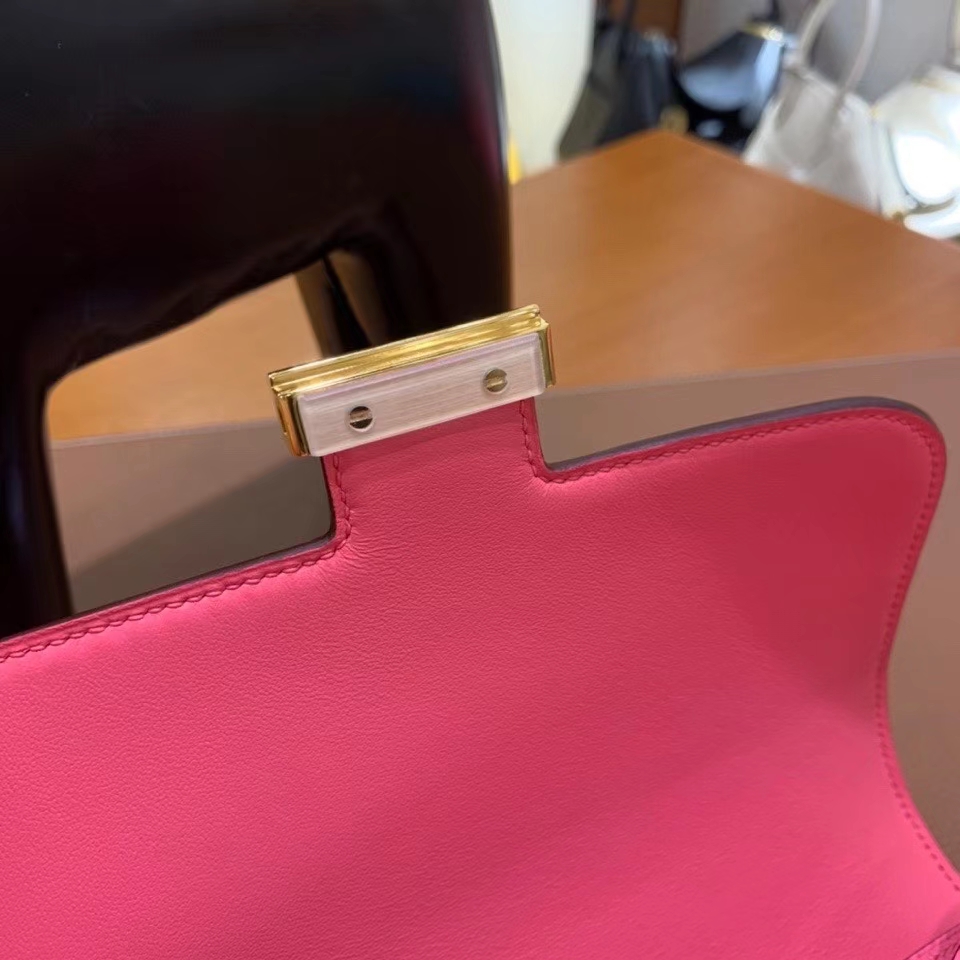 Hermès（爱马仕）Constance 空姐包 epsom 唇膏粉 金扣 19cm 现货