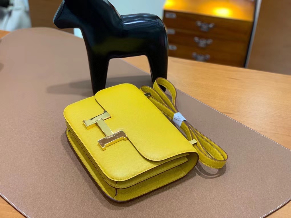 Hermès（爱马仕）Constance 空姐包 epsom 琥珀黄 金扣 24cm 现货