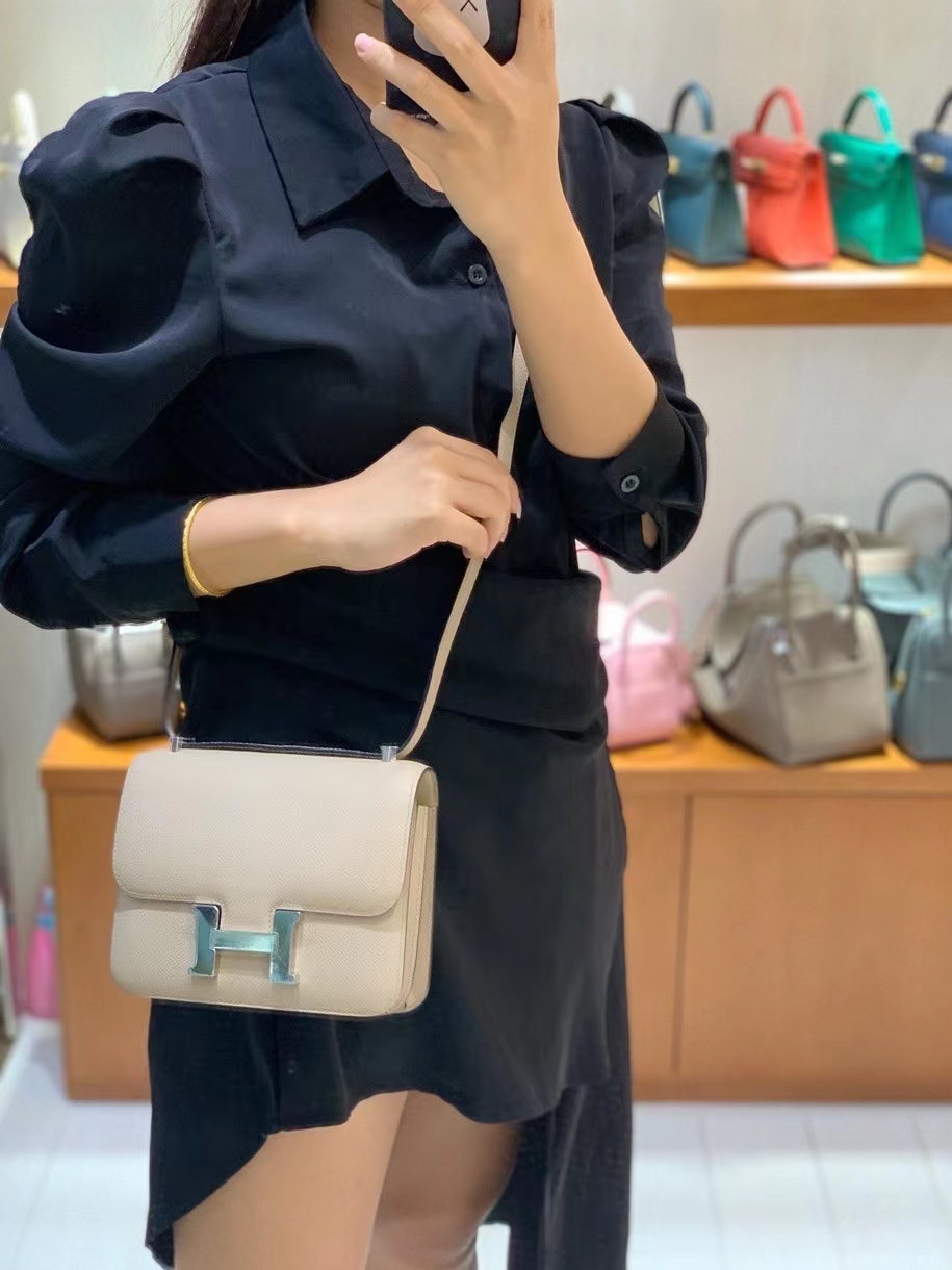 Hermès（爱马仕）Constance 空姐包 epsom 斑鸠灰 银扣 19cm 现货