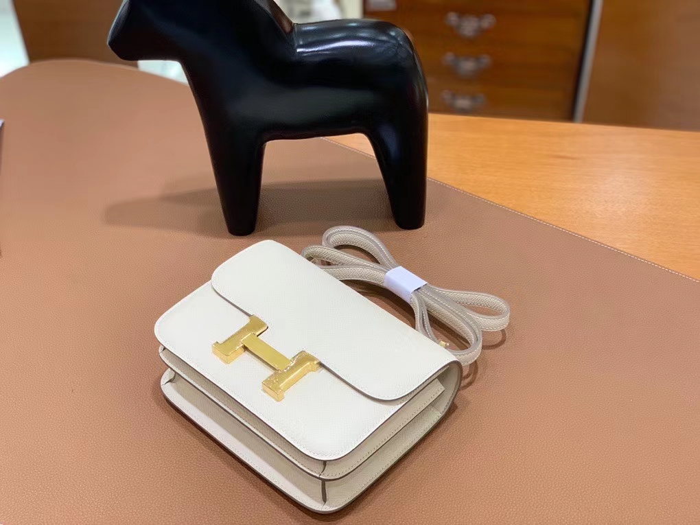 Hermès（爱马仕）Constance 空姐包 epsom 奶昔白 19cm 金扣 现货