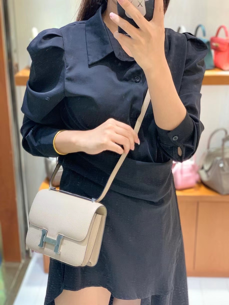 Hermès（爱马仕）Constance 空姐包 epsom 斑鸠灰 银扣 19cm 现货