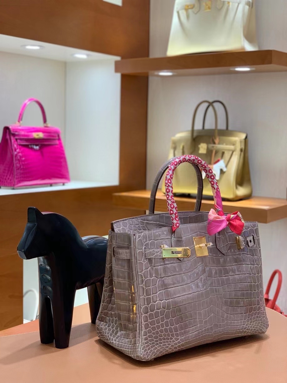 Hermès（爱马仕）Birkin 铂金包 亮面 尼罗鳄 斑鸠灰 金扣 30cm 现货