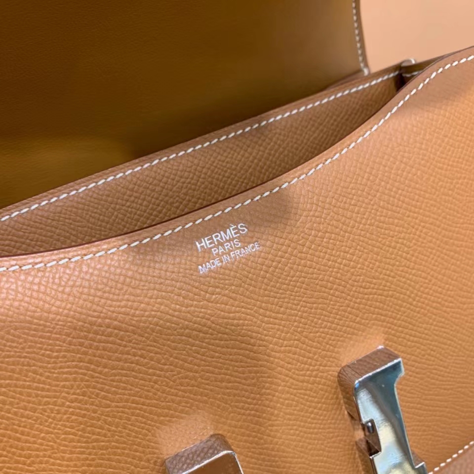 Hermès（爱马仕）Constance 空姐包 epsom 金棕色 银扣 19cm 现货
