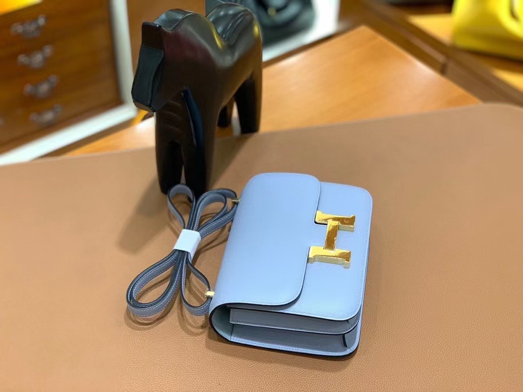 Hermès（爱马仕）Constance 空姐包 epsom 亚麻蓝 19cm 金扣 现货