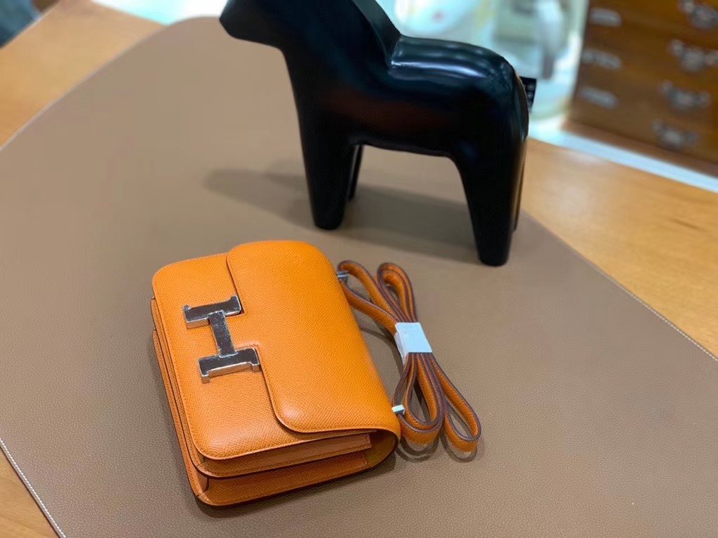 Hermès（爱马仕）Constance 空姐包 epsom 橙色 19cm 银扣 现货