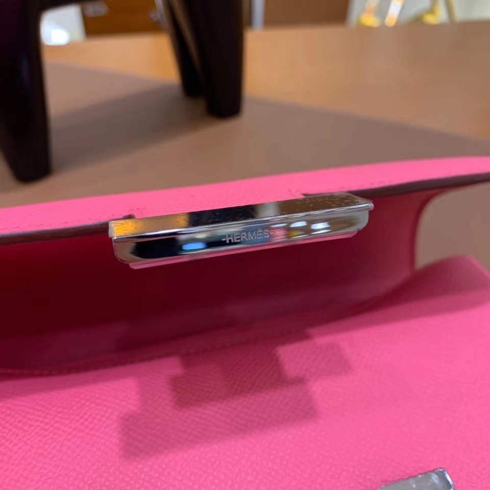 Hermès（爱马仕）Constance 空姐包 epsom 唇膏粉 银扣 24cm 现货