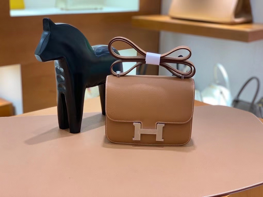 Hermès（爱马仕）Constance 空姐包 epsom 金棕色 银扣 19cm 现货