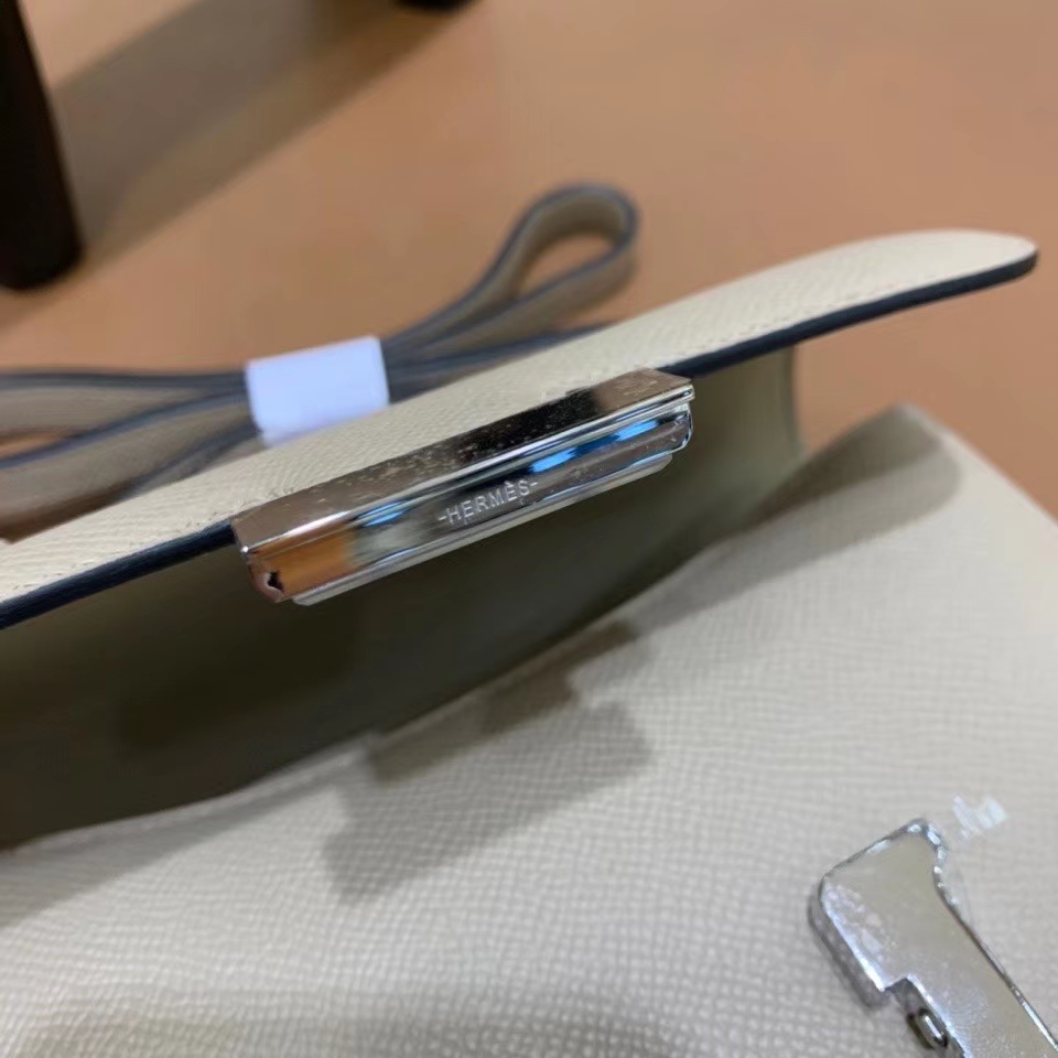 Hermès（爱马仕）Constance 空姐包 epsom 斑鸠灰 银扣 19cm 现货