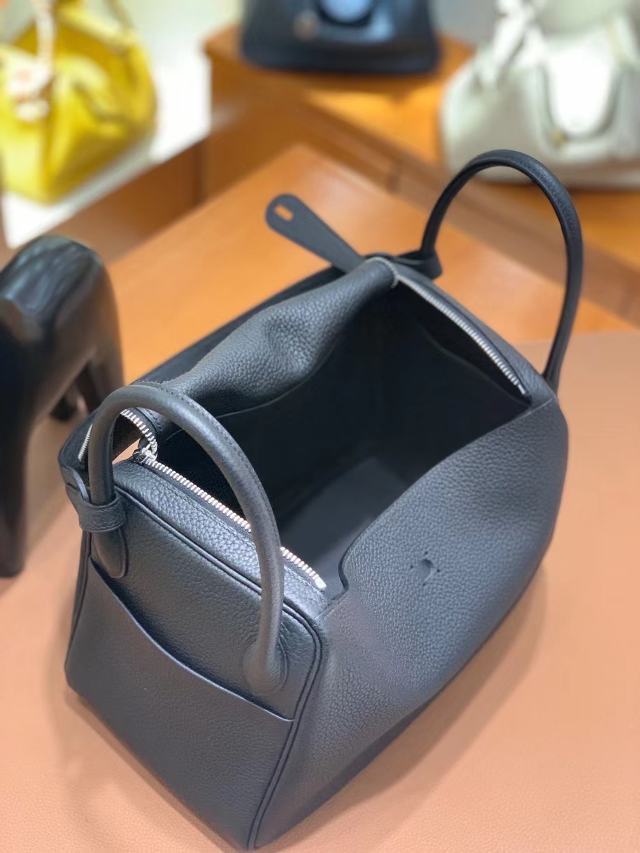 Hermès（爱马仕）TC 黑色 Lindy 30 银扣