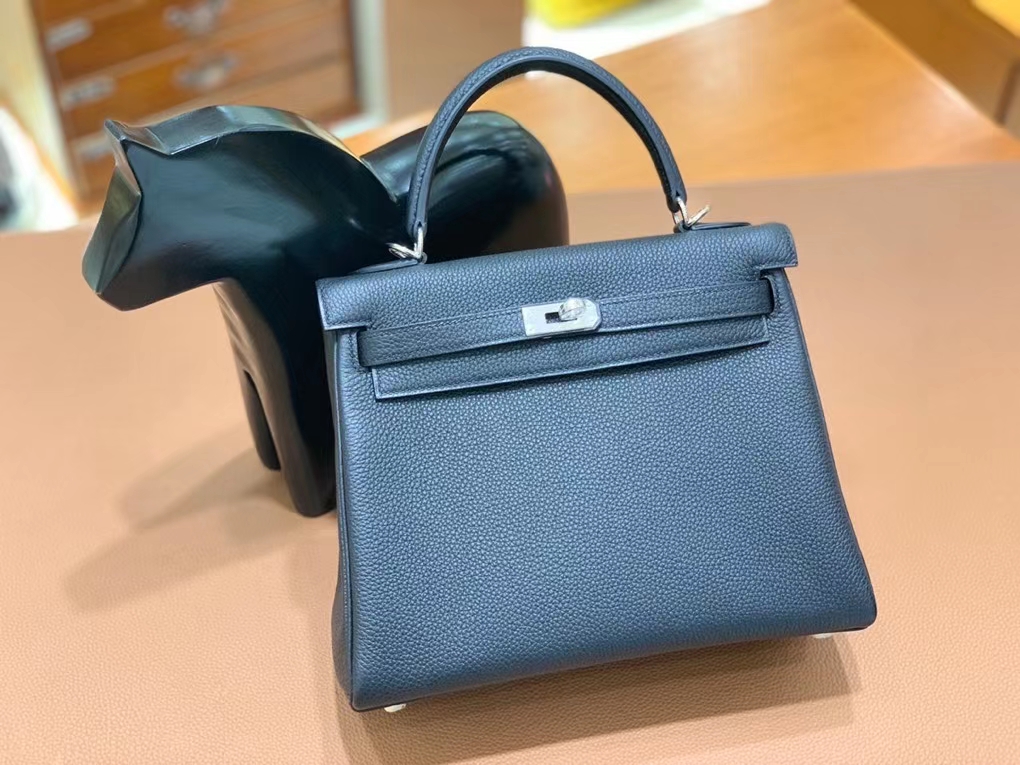 Hermès（爱马仕）Kelly 凯莉包 Togo 黑色 银扣 25cm