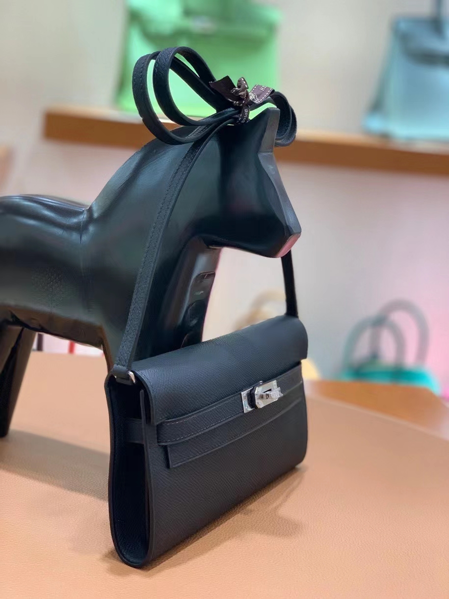 Hermès（爱马仕）现货 Epsom 黑色 Kelly togo wallet 银扣