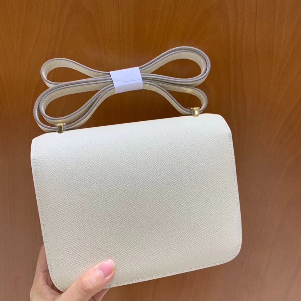 Hermès（爱马仕）Constance 空姐包 epsom 奶昔白 19cm 金扣 现货