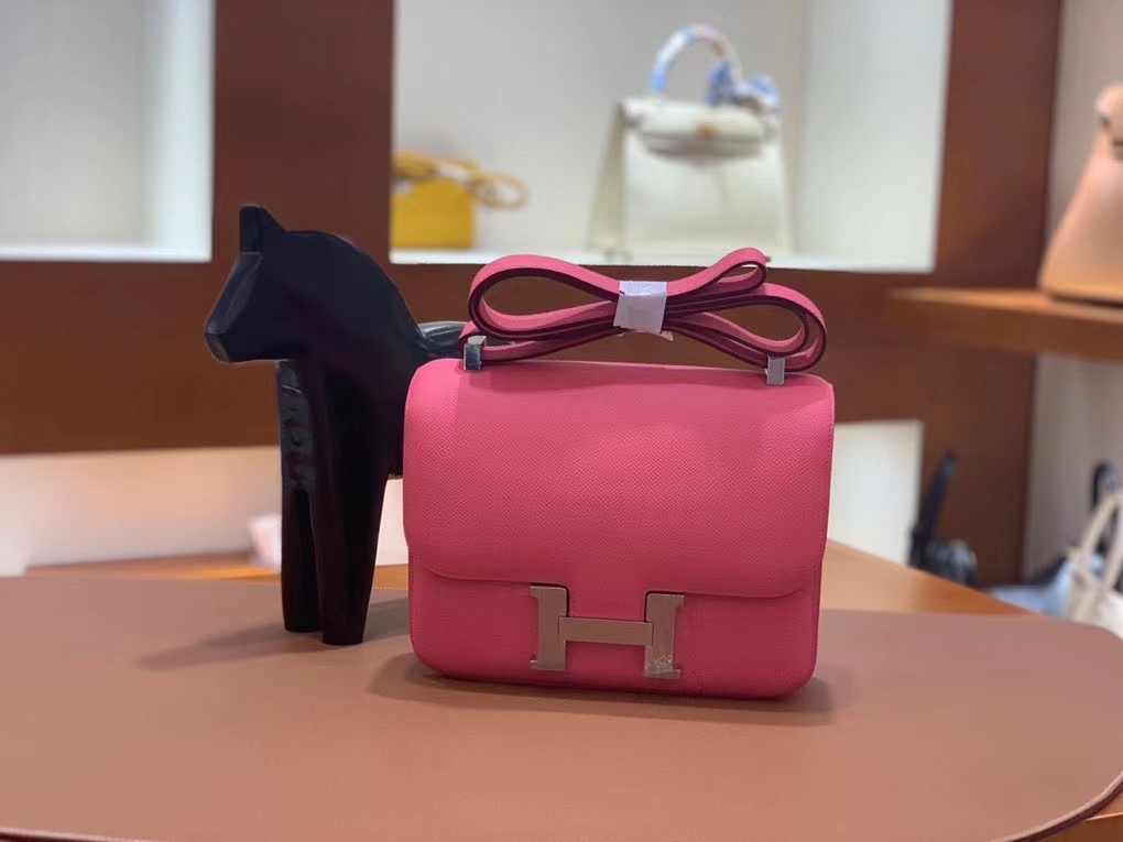 Hermès（爱马仕）Constance 空姐包 epsom 唇膏粉 银扣 24cm 现货