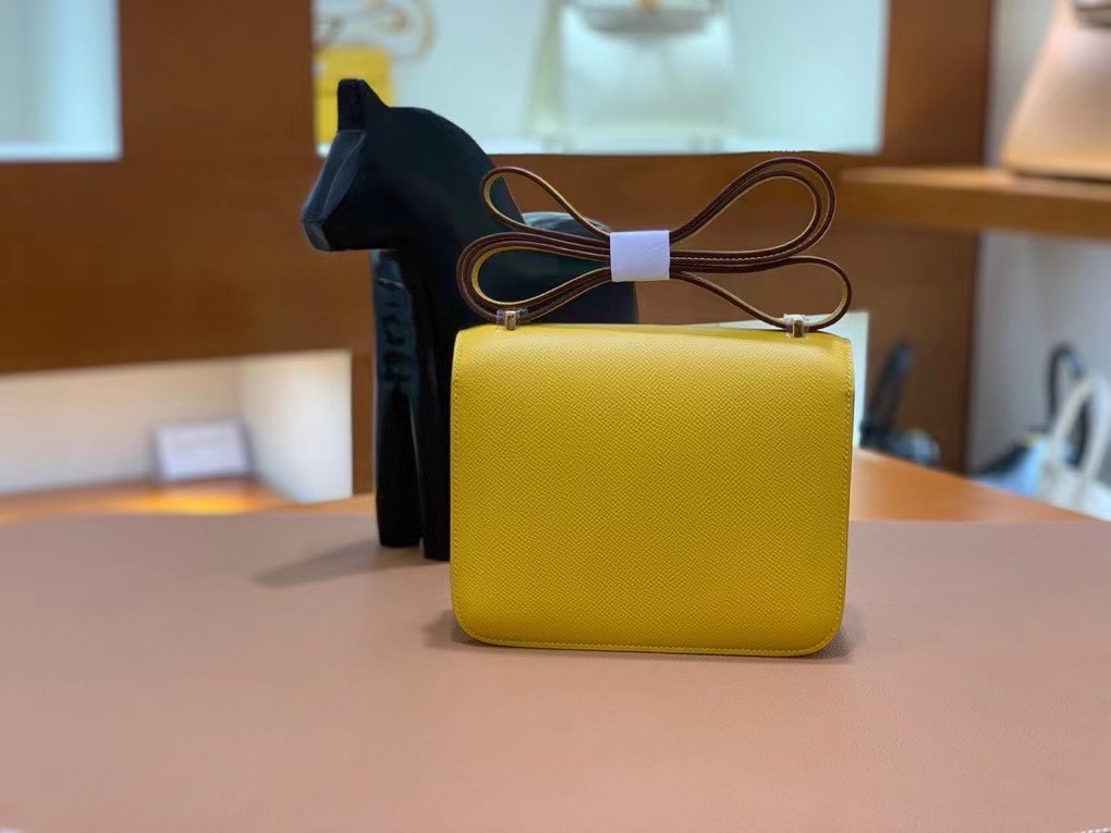 Hermès（爱马仕）Constance 空姐包 epsom 9D琥珀黄 金扣 19cm 现货