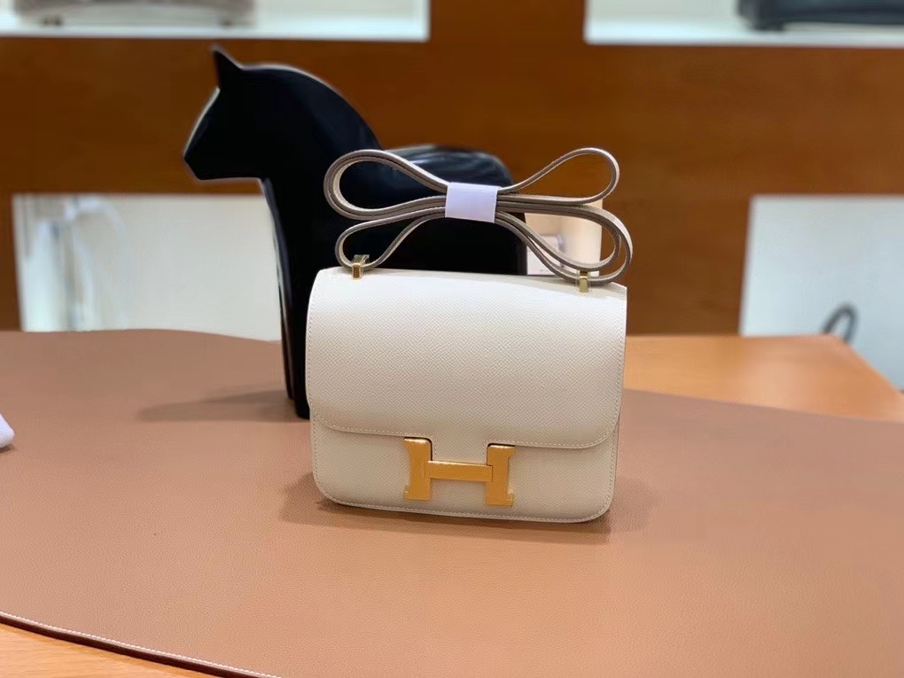 Hermès（爱马仕）Constance 空姐包 epsom 奶昔白 19cm 金扣 现货