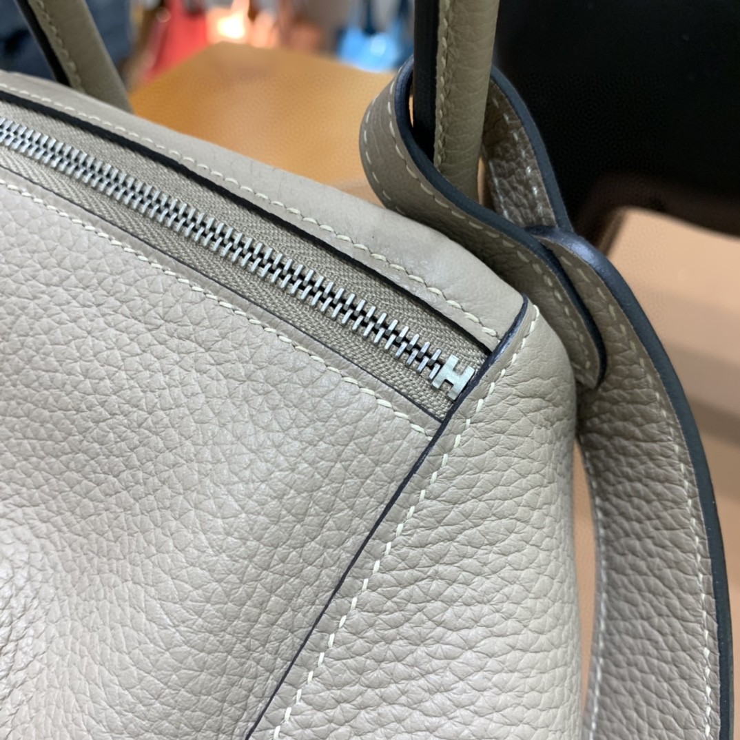 Hermès（爱马仕）Lindy 琳迪包 TC 斑鸠灰 银扣 26cm 现货
