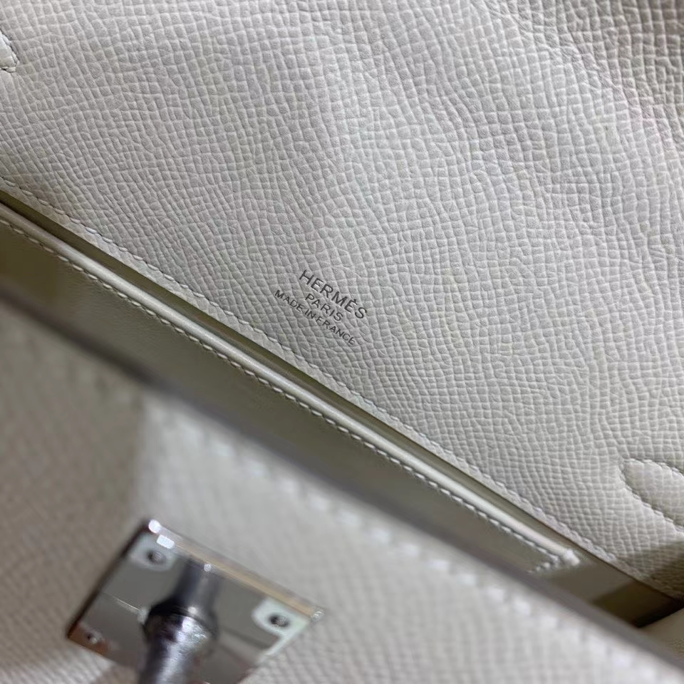Hermès（爱马仕）Epsom 奶昔白 miniKelly 22cm 银扣 现货