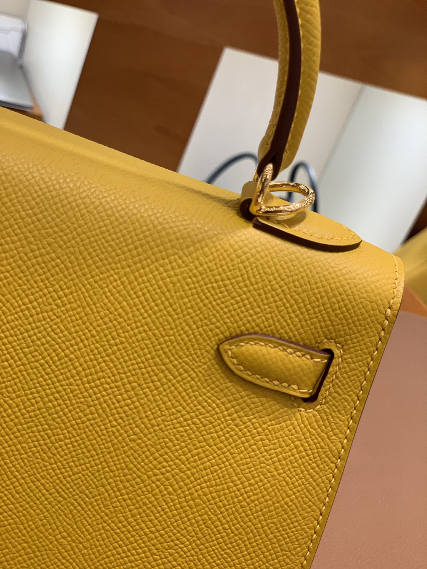 Hermès（爱马仕）Kelly 凯莉包 Epsom 琥珀黄 金扣 25cm