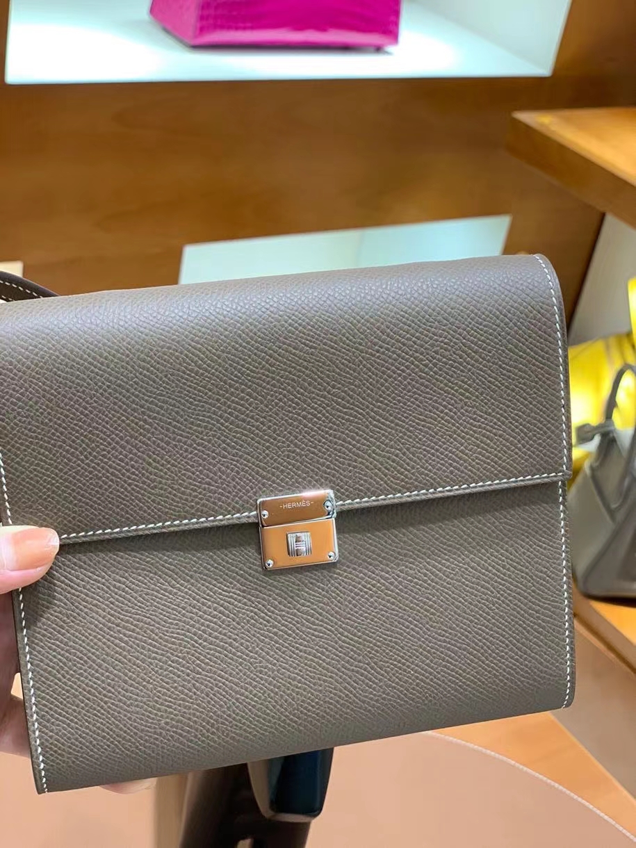 Hermès（爱马仕）clice 挎包 Epsom 大象灰 银扣 16cm