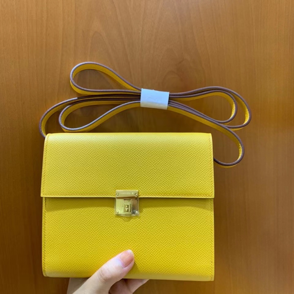 Hermès（爱马仕）clice 挎包 Epsom 琥珀黄 金扣 16cm 现货