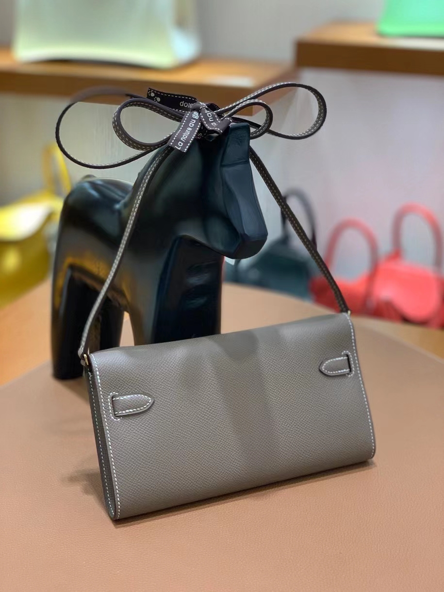 Hermès（爱马仕）Epsom 大象灰 Kelly to go wallet 金扣 现货