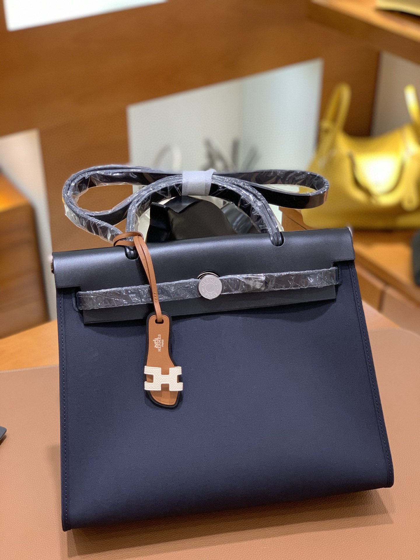 Hermès（爱马仕）Herbag 黑色 Box帆布 银扣 31cm