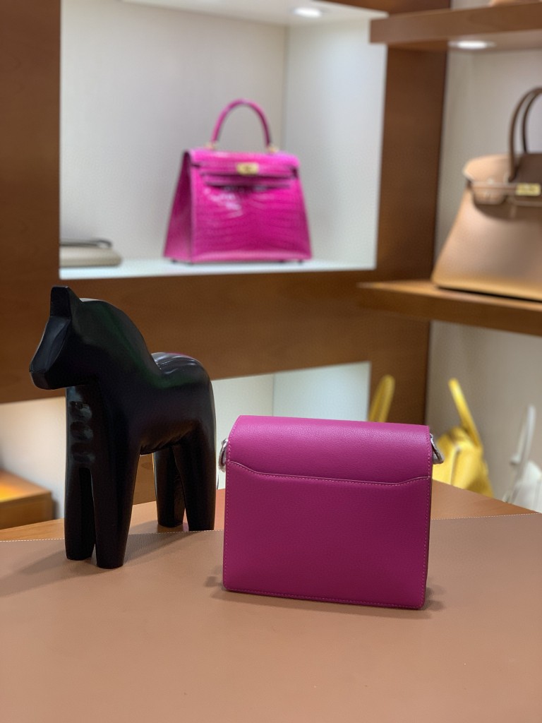 Hermès（爱马仕）Roulis 猪鼻子 evercolor 玫瑰紫 18cm 银扣 现货