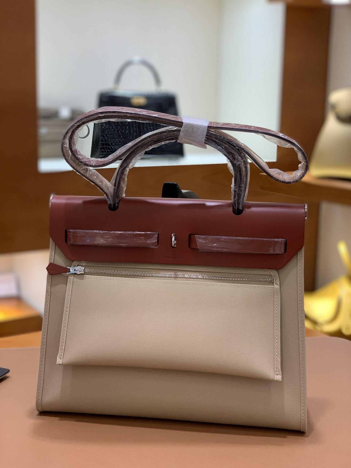 Hermès（爱马仕）Herbag 焦糖色拼风衣灰 Box帆布 银扣 31cm