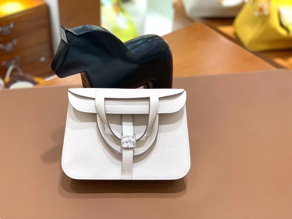 Hermès（爱马仕）TC 奶昔白 Halzan 22cm 银扣 现货